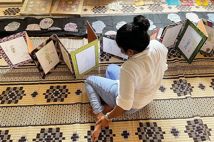 Überlebende und Angehörige von Verschwundenen bearbeiten das Trauma des Bürgerkriegs in Sri Lanka mit Bildern